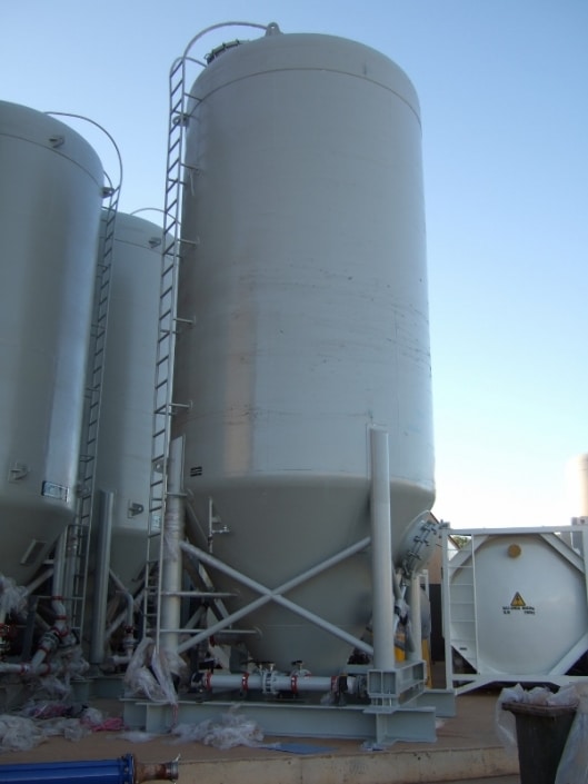 PNEUMATIC CEMENT TRANSPORT 2300 c.f. Dry bulk Pressure tank – other sizes range from 1000-2300 c.f. in Carbon steel- including operational fittings