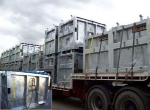 WASTE SKIP DNV approved offshore waste skips with Plastic lids, Plugged drainage, Lids lock open, Slings secured to bin & away from lid , stackable 2050x1500x1475 (LxWxH) 3,000 Kg payload GMW 4100 Kg